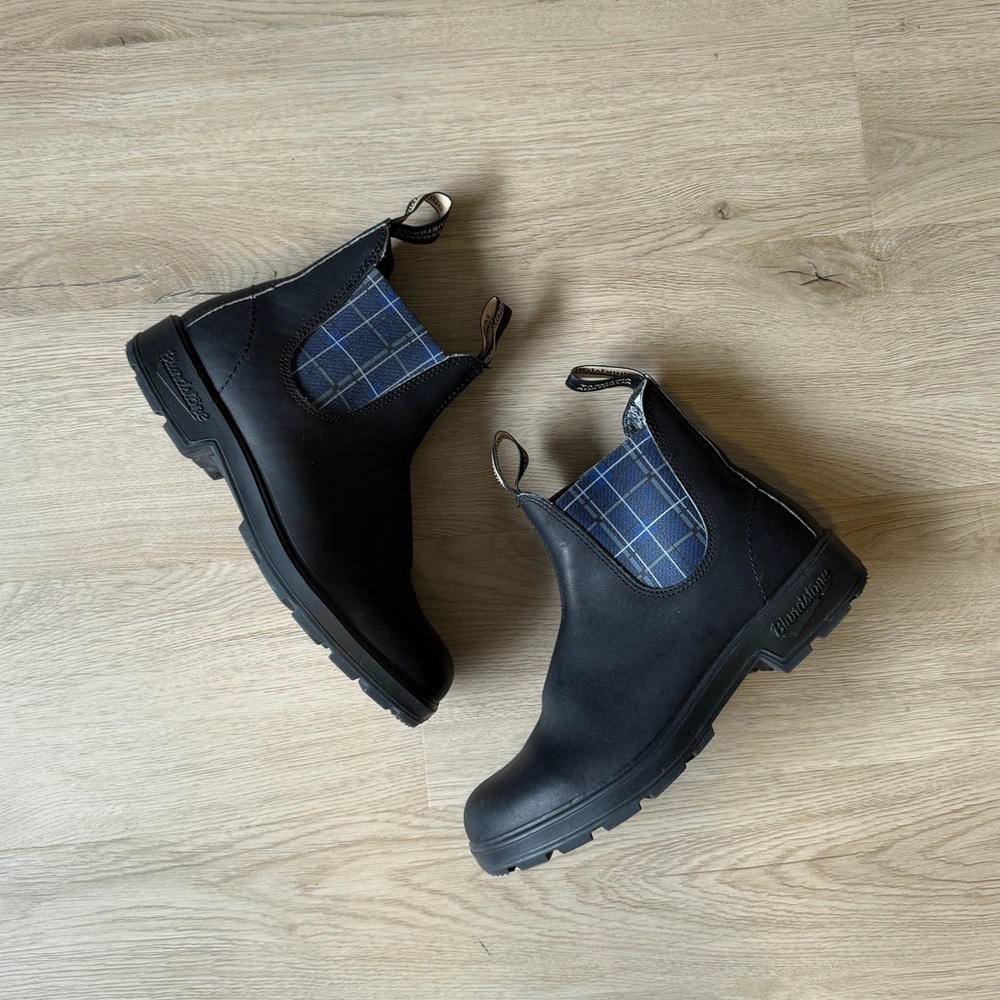Blundstone 2102 Chelsea boots